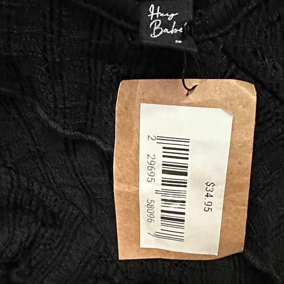 Black Ruffled Crop - Picture 2 of 4